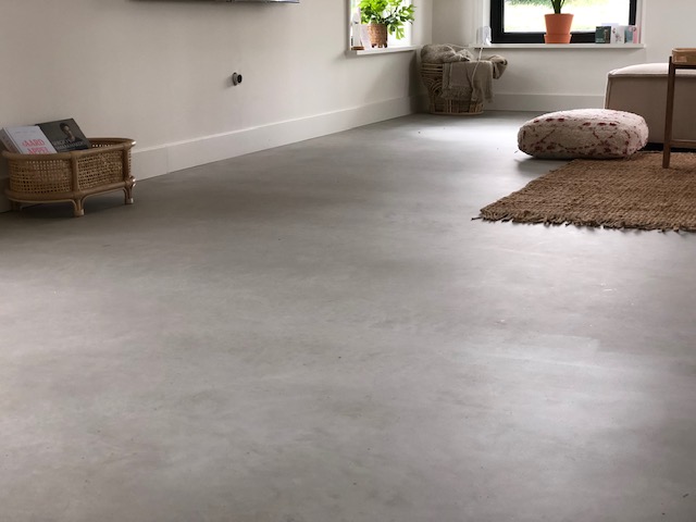 Gevlinderde betonvloer coaten - Dokkum
